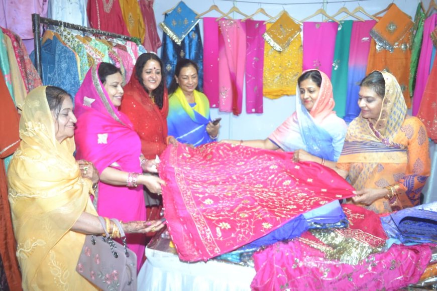 रतलाम में सजी केसरिया एग्ज़ीबिशन : राजपूती परिधान और ज्वेलरी ने खींचा शहरवासियों का ध्यान