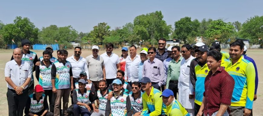 माहुरकर ट्रॉफी में चौथे दिन रोमांचक मुकाबले : चौथे दिन आरपीएफ, जीआरपी और इंजीनियरिंग की टीमों ने दर्ज की जीत : रिटायर्ड रेल कर्मचारियों ने भी दिखाया जज्बा, फ्रेंडली मैच बना आकर्षण का केंद्र