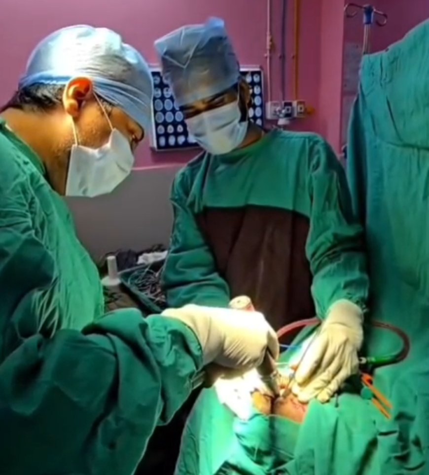 रतलाम में पहली बार ‘अवेक क्रेनियोटॉमी’ द्वारा डॉ मिलेश नागर ने 17 वर्षीय युवती का किया दिमाग का सफल ऑपरेशन
