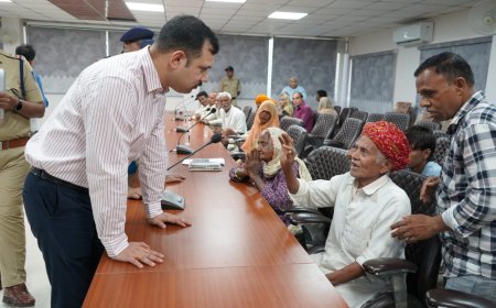 रतलाम पुलिस की पहल : वरिष्ठ नागरिक शिकायत निवारण शिविर : 17 मामलों पर त्वरित कार्रवाई