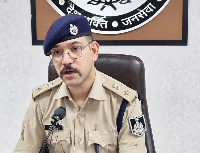 रतलाम पुलिस की बड़ी कार्रवाई : देह व्यापार रैकेट का पर्दाफाश : 2 नाबालिग बालिकाएं को कराया मुक्त : महिला सहित युवक गिरफ्तार
