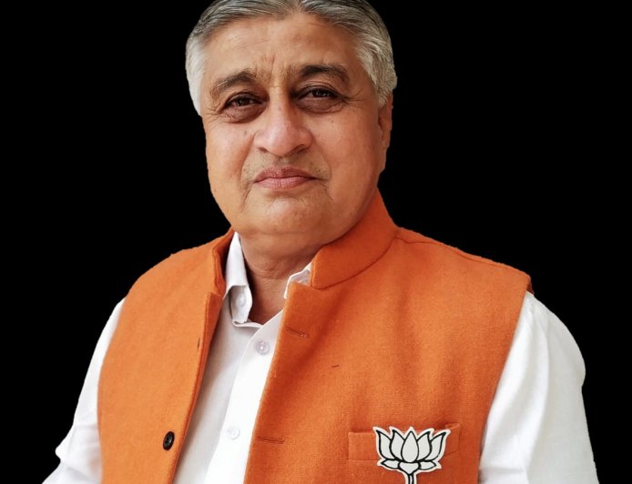 शहर में बढ़ते तापमान से निपटने के लिए 10 हजार पौधारोपण का प्रस्ताव : पूर्व महापौर शैलेन्द्र डागा ने कैबिनेट मंत्री चेतन्य काश्यप और कलेक्टर को सौंपा पत्र