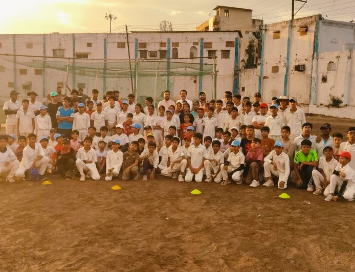 रतलाम में अंडर-16 इंटर क्लब क्रिकेट टूर्नामेंट संपन्न : श्री सज्जन टाइगर बनी विजेता : खिलाड़ियों का हुआ सम्मान