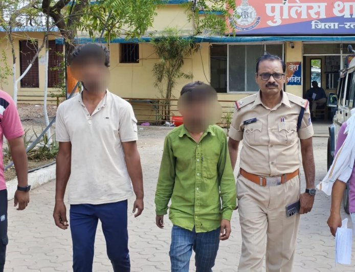 सैलाना पुलिस की तत्परता : 24 घंटे में कलिका माता मंदिर चोरी मामले में 2 आरोपी गिरफ्तार : नाबालिग भी पकड़ा गया
