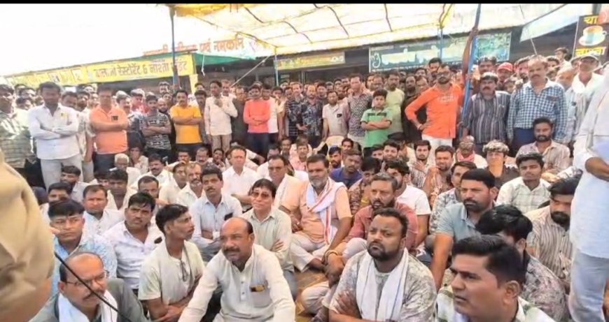 नामली फोरलेन हादसे पर बवाल : ग्रामीणों ने शव रखकर किया प्रदर्शन :12 दिन का अल्टीमेटम