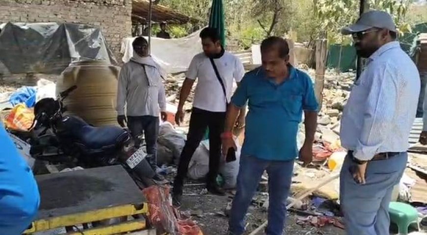 कोर्ट के आदेश पर निगम की बड़ी कार्रवाई : रहवासी क्षेत्रों से हटे कबाड़ गोदाम : कबाड़ जुलवानिया ट्रेंचिंग ग्राउंड पहुंचाया