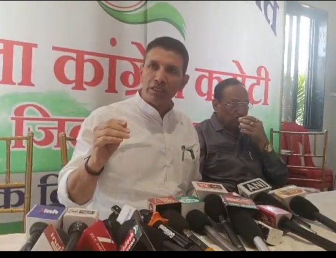 भाजपा नेताओं की चाल, चरित्र और चेहरे से जनता भलीभांति परिचित हो चुकी है : पटवारी :  नामली में कांग्रेस प्रशिक्षण वर्ग में शामिल होने पहुंचे प्रदेश अध्यक्ष : भाजपा सरकार पर लगाए तीखे आरोप