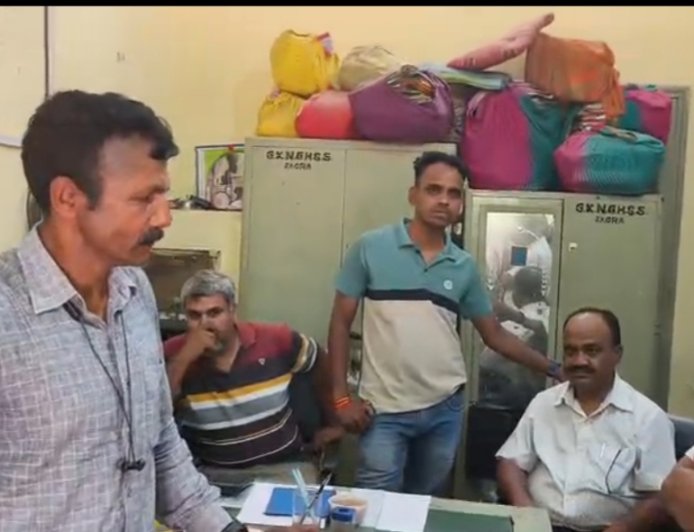 सेवानिवृत्त शिक्षक से 10 हजार की रिश्वत लेते बाबू चढ़ा लोकायुक्त के हत्थे : सेवानिवृत्ति प्रमाण पत्र और पीपीओ जारी करने के एवज में मांग रहा था रिश्वत