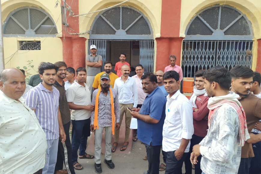 करमदी में संदिग्ध गतिविधियों से दहशत : ग्रामीण खुद कर रहे रातभर पहरेदारी : सुरक्षा व्यवस्था पर उठे सवाल : ग्रामीणों ने पुलिस-प्रशासन को सौंपा ज्ञापन