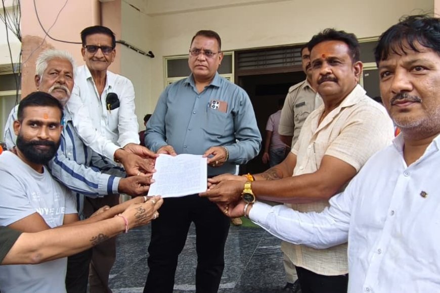 सैलाना बस स्टैंड चौड़ीकरण के समर्थन में उतरे व्यापारी : सात दुकानदारों की जिद से न रुके नगर का विकास : एसडीएम को सौंपा ज्ञापन : निर्माण कार्य शुरू नहीं हुआ तो होगा आंदोलन