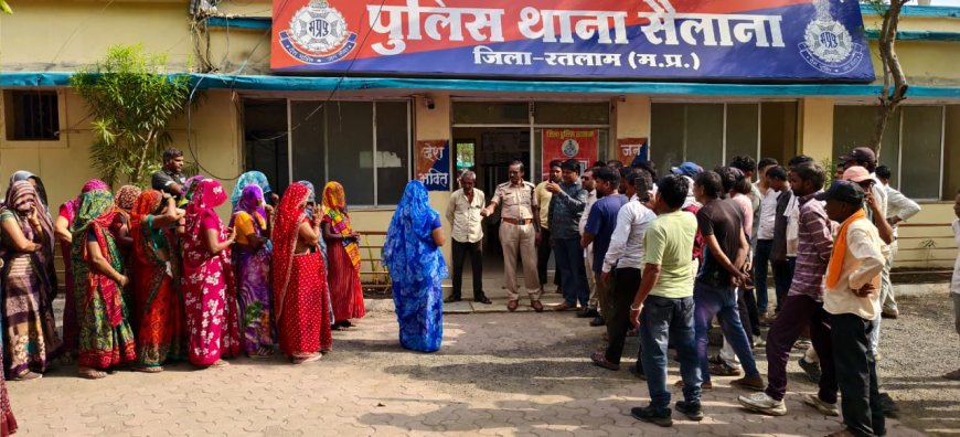 पेड़ हटाने के दौरान विवाद: नगर परिषद अध्यक्ष व कर्मचारी ने पार्षद पति पर लगाए अभद्रता,मारपीट और शासकीय कार्य में बाधा के आरोप : एफआईआर दर्ज करने की मांग
