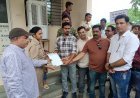 आलोट में पटवारी पर जानलेवा हमले के विरोध में पटवारी संघ का प्रदर्शन : हमलावरों पर कड़ी कार्रवाई की मांग : अनुविभागीय अधिकारी एवं एसडीओपी को सौंपा ज्ञापन