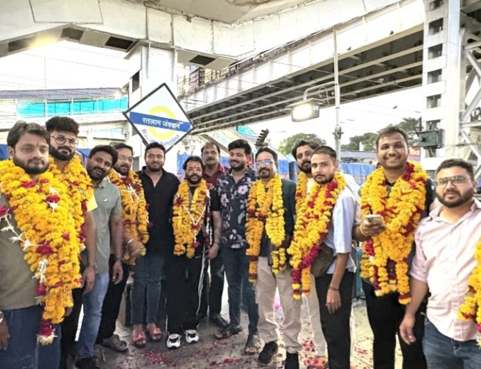 अमरनाथ यात्रा के लिए 12 श्रद्धालुओं का जत्था रवाना : स्व. अश्विन शर्मा को समर्पित यात्रा; रेलवे स्टेशन पर हुआ भव्य स्वागत