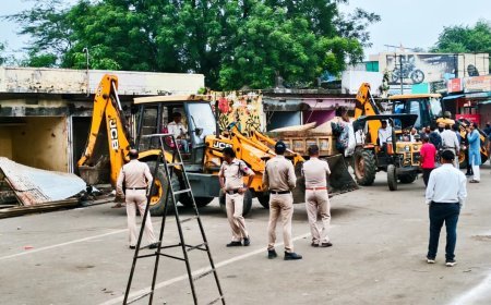 सैलाना बस स्टैंड के पुनर्निर्माण की राह खुली : हाईकोर्ट से नहीं मिली राहत : 15 जर्जर दुकानें जमींदोज