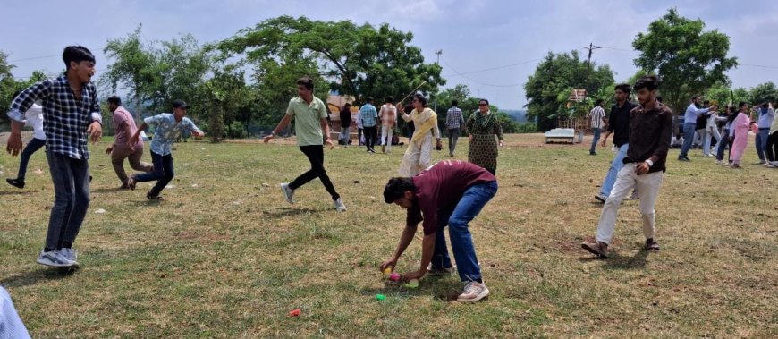 सृजन महाविद्यालय के विद्यार्थियों ने साई टीले पर मनाया उत्साह और अपनत्व का उत्सव