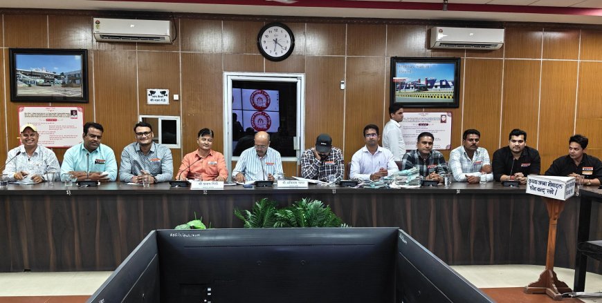 रेल कर्मचारियों के मुद्दों पर पीएनएम में बनी सहमति : जर्जर आवासों की मरम्मत को मिलेगी प्राथमिकता : रेलवे अस्पताल में कैजुअल्टी वार्ड एसी करने, लिफ्ट लगाने सहित 16 मांगों पर डीआरएम ने दिया आश्वासन