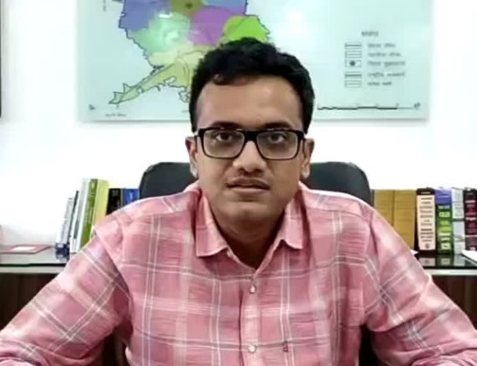 रतलाम में 10 पटवारियों पर गिरी गाज :  दीर्घ शास्ति के आरोप-पत्र जारी :स्वामित्व योजना और फार्मर रजिस्ट्री के काम में लापरवाही का आरोप :विभागीय जांच के बाद तय होगी कार्रवाई