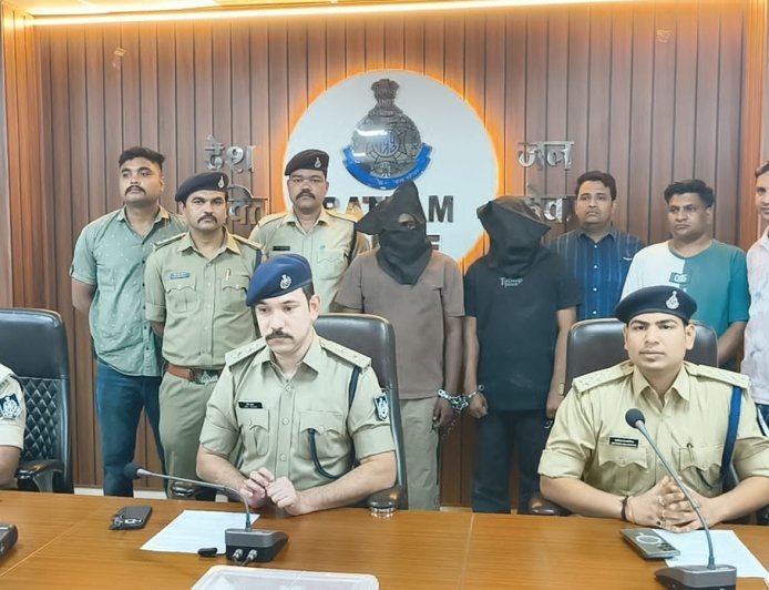भंडारी ज्वेलर्स में नकबजनी का खुलासा : 5 मिनट में  दिया वारदात को अंजाम : सोना समझकर उड़ाए 4 किलो नकली जेवर : जीजा साला गिरफ्त में, तीसरा फरार